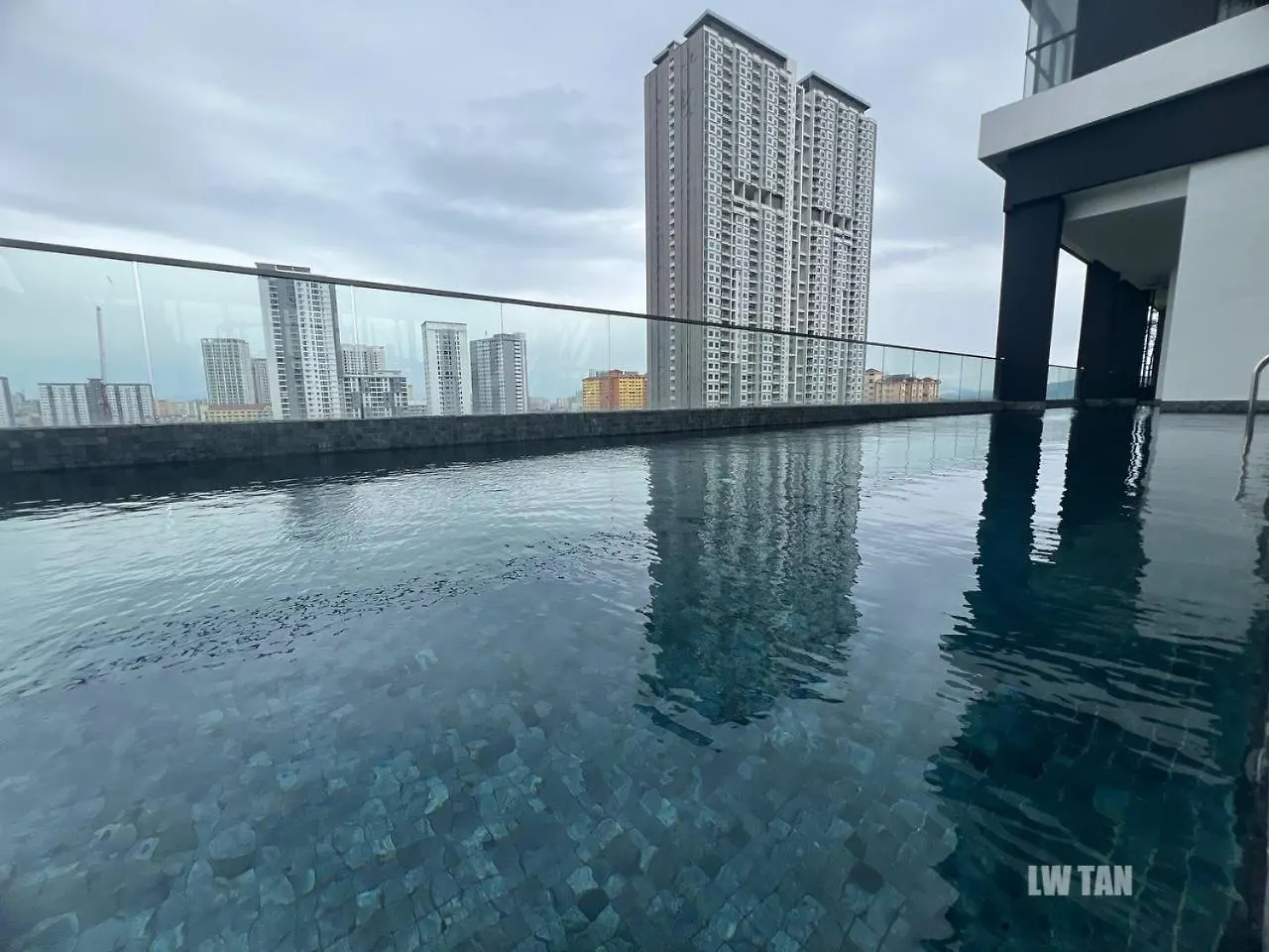 Urban Suites Sea & City View Apartment Jelutong 0*,  Malaysia