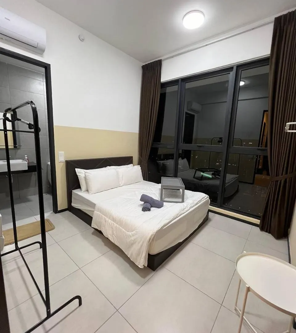 Urban Suites Sea & City View Apartment Jelutong