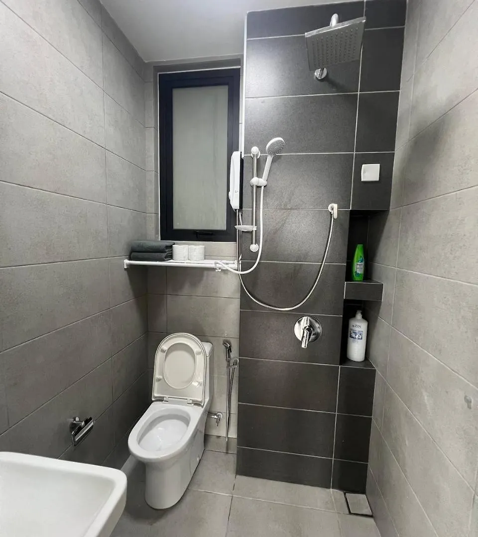 Urban Suites Sea & City View Apartment Jelutong
