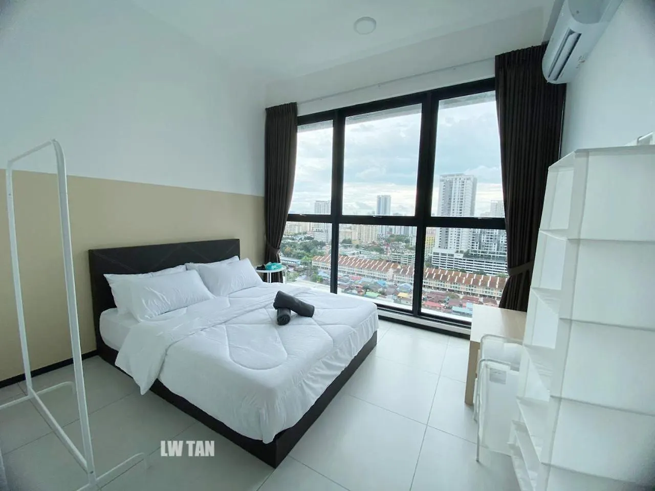 Urban Suites Sea & City View Apartment Jelutong
