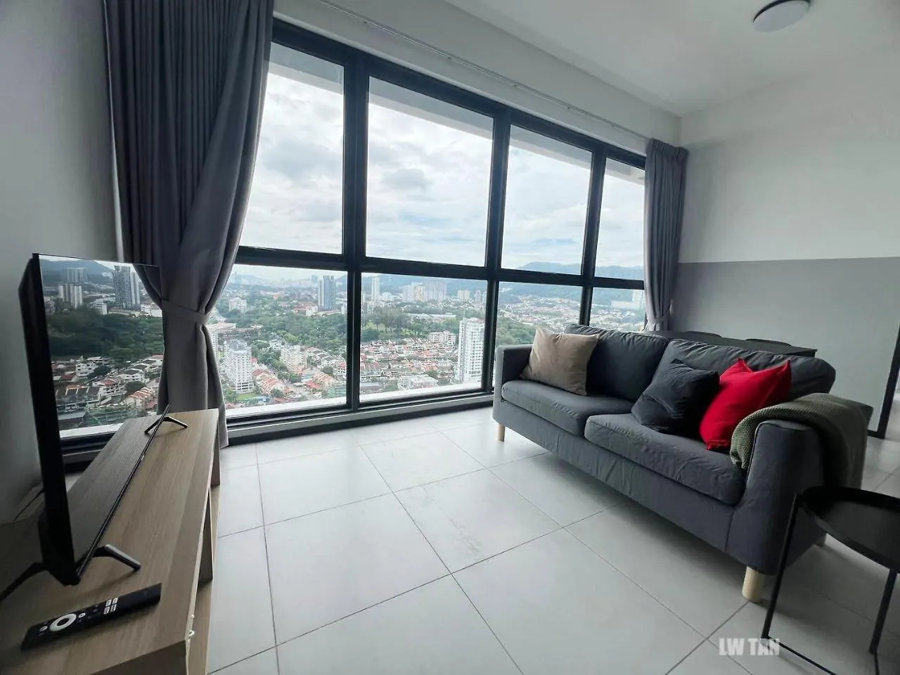 Urban Suites Sea & City View Apartment Jelutong