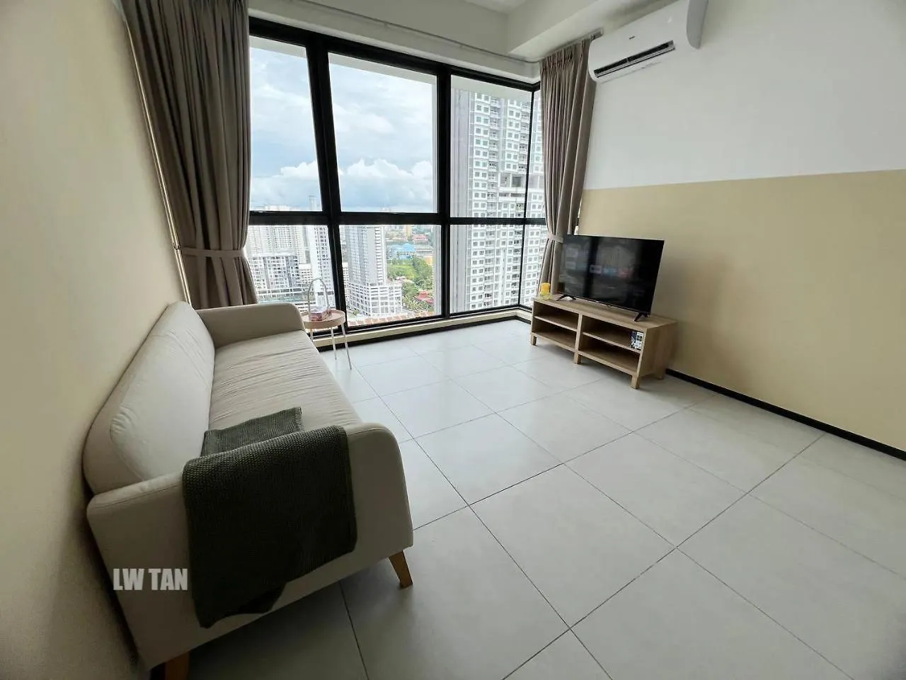 Urban Suites Sea & City View Apartment Jelutong