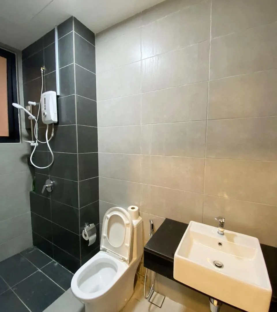 Urban Suites Sea & City View Apartment Jelutong