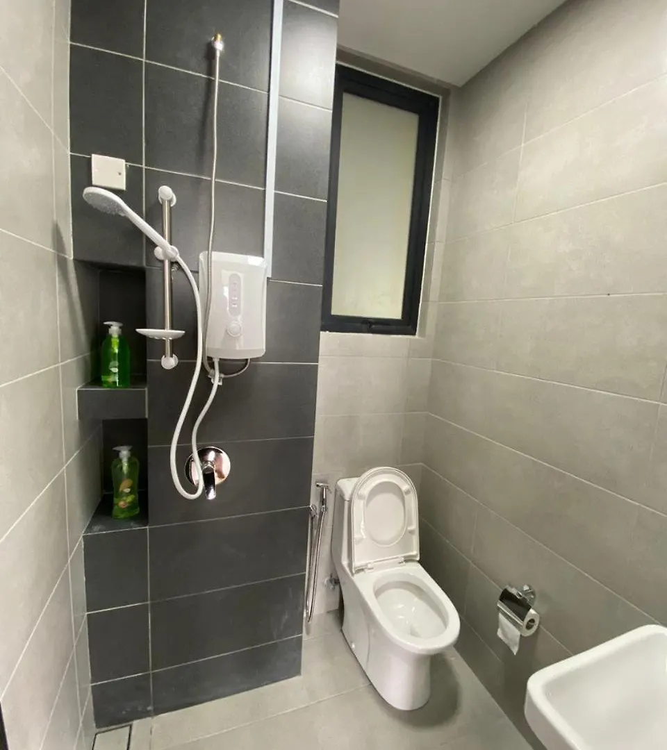 Urban Suites Sea & City View Apartment Jelutong 0*,