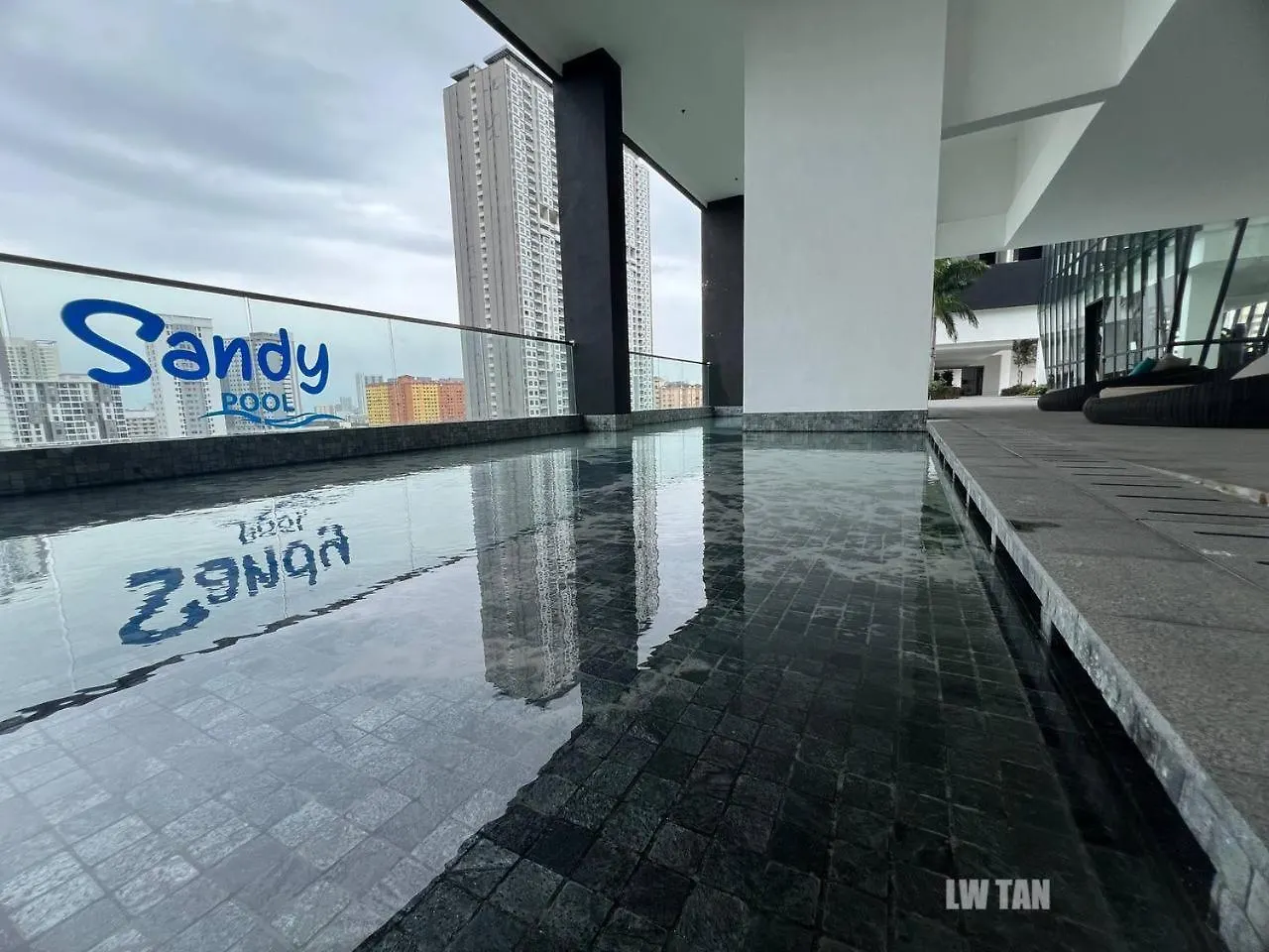 Urban Suites Sea & City View Apartment Jelutong
