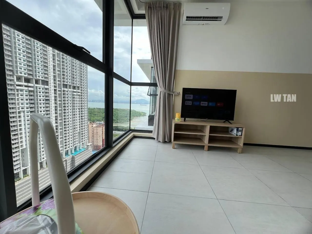 Urban Suites Sea & City View Apartment Jelutong