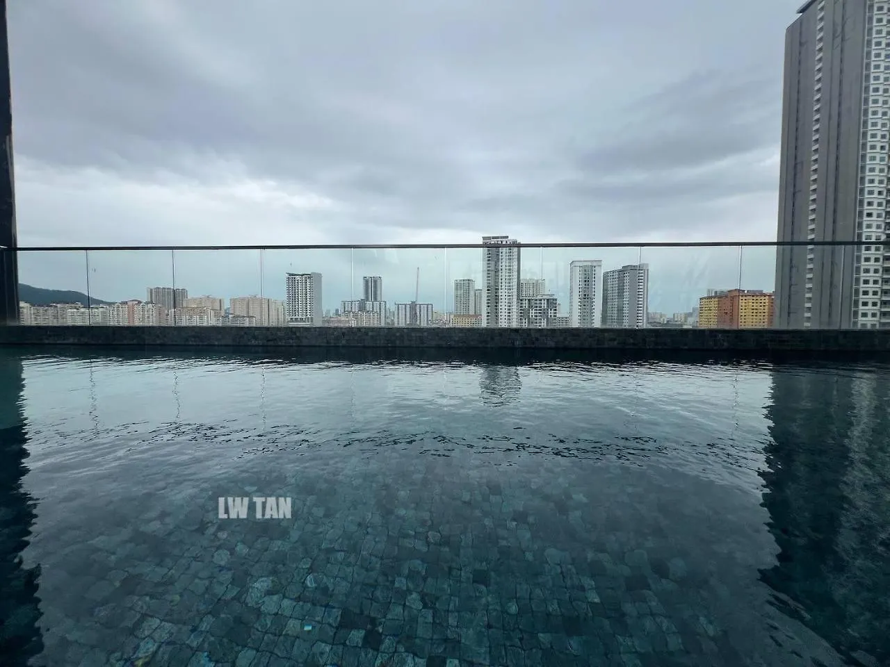 Urban Suites Sea & City View Apartment Jelutong